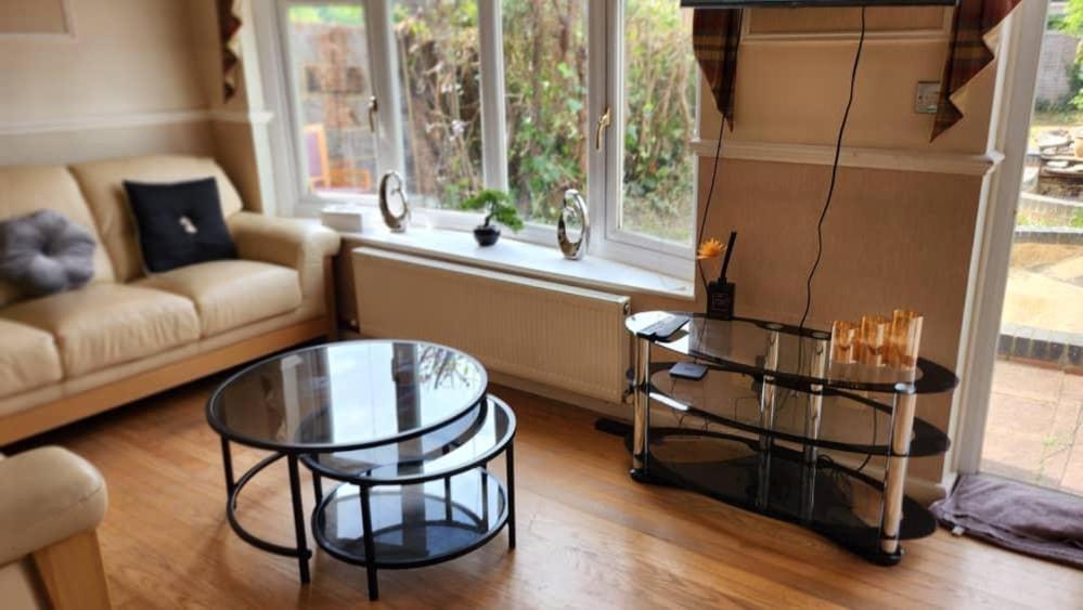 Cosy 4 Bed Home Edmonton Esterno foto