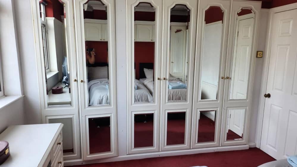 Cosy 4 Bed Home Edmonton Esterno foto