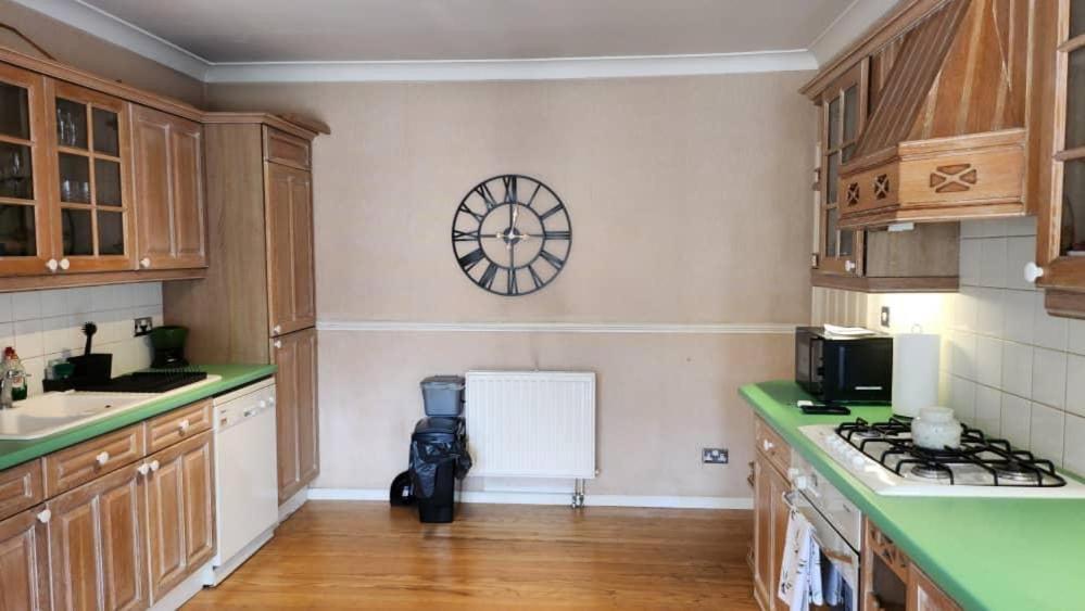 Cosy 4 Bed Home Edmonton Esterno foto